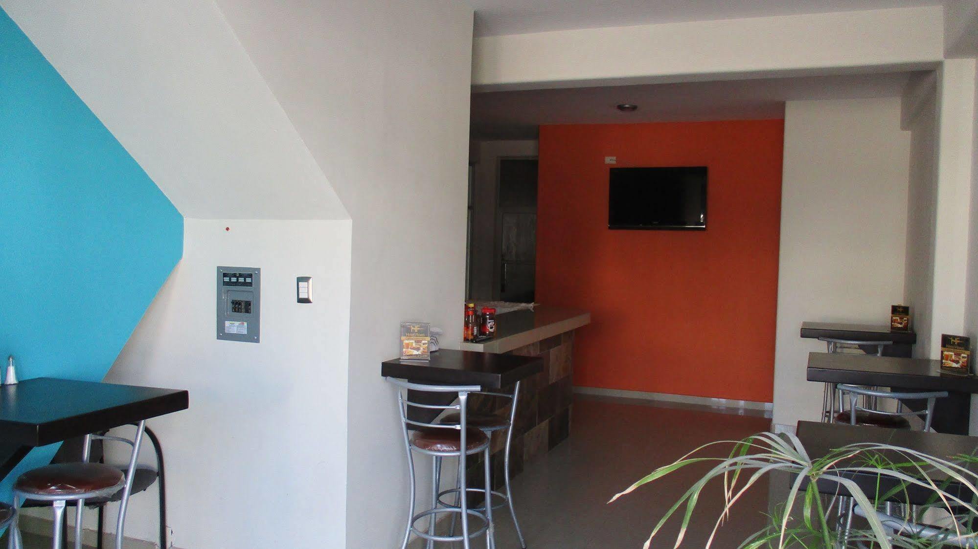 Hotel Flores Guamuchil ภายนอก รูปภาพ