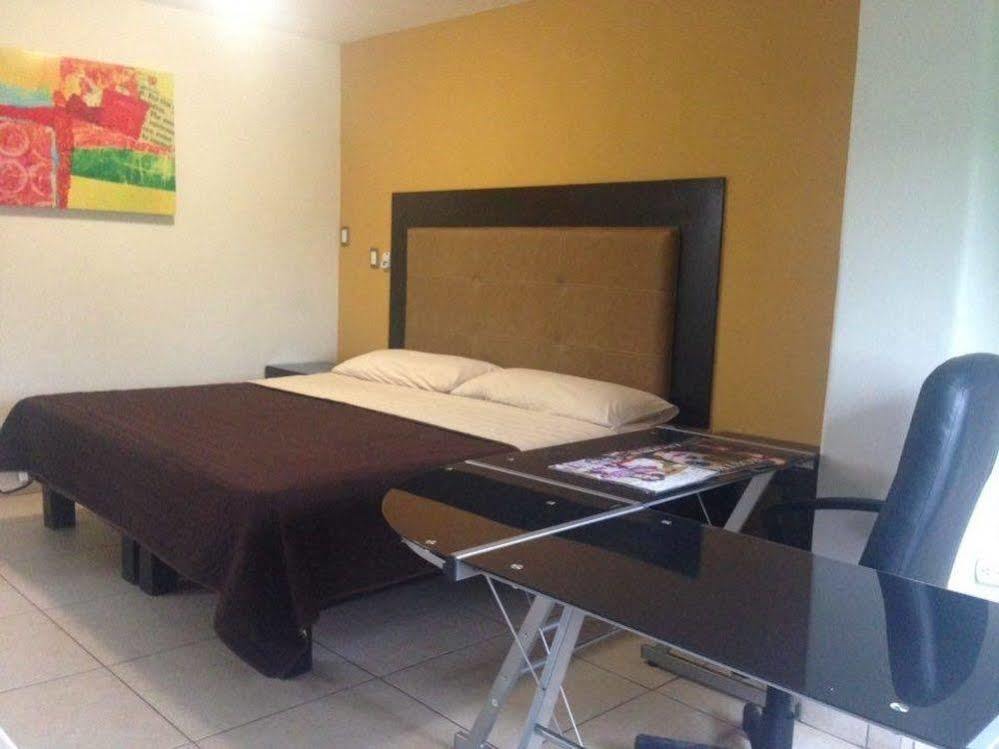 Hotel Flores Guamuchil ภายนอก รูปภาพ